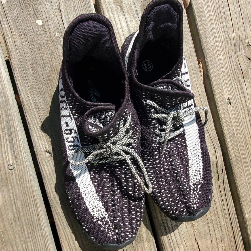 Shoes - Picture 2 of 4